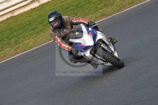 Mallory park Leicestershire;Mallory park photographs;Motorcycle action photographs;Trackday digital images;event digital images;eventdigitalimages;mallory park;no limits trackday;peter wileman photography;trackday;trackday photos