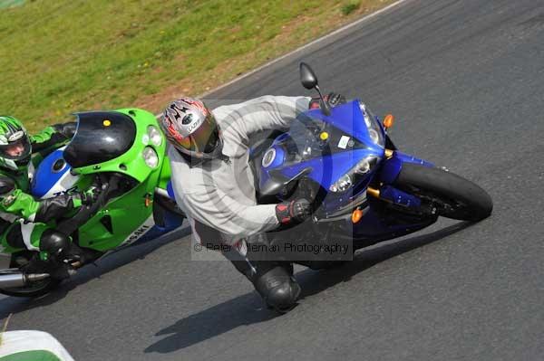 Mallory park Leicestershire;Mallory park photographs;Motorcycle action photographs;Trackday digital images;event digital images;eventdigitalimages;mallory park;no limits trackday;peter wileman photography;trackday;trackday photos