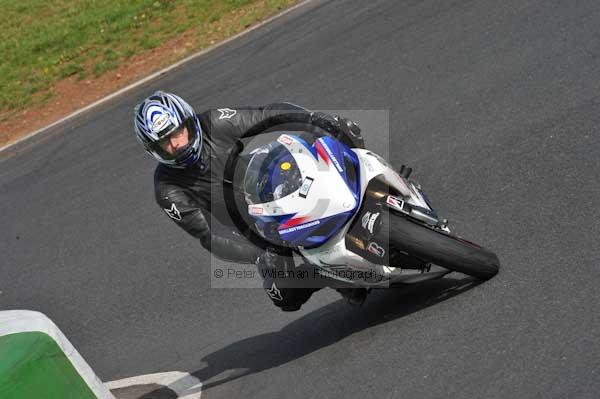 Mallory park Leicestershire;Mallory park photographs;Motorcycle action photographs;Trackday digital images;event digital images;eventdigitalimages;mallory park;no limits trackday;peter wileman photography;trackday;trackday photos