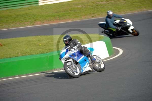 Mallory park Leicestershire;Mallory park photographs;Motorcycle action photographs;Trackday digital images;event digital images;eventdigitalimages;mallory park;no limits trackday;peter wileman photography;trackday;trackday photos