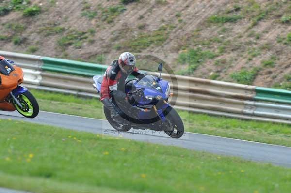 Mallory park Leicestershire;Mallory park photographs;Motorcycle action photographs;Trackday digital images;event digital images;eventdigitalimages;mallory park;no limits trackday;peter wileman photography;trackday;trackday photos