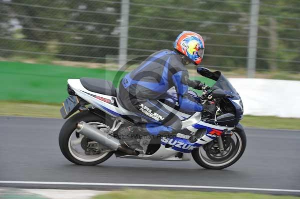 Mallory park Leicestershire;Mallory park photographs;Motorcycle action photographs;Trackday digital images;event digital images;eventdigitalimages;mallory park;no limits trackday;peter wileman photography;trackday;trackday photos