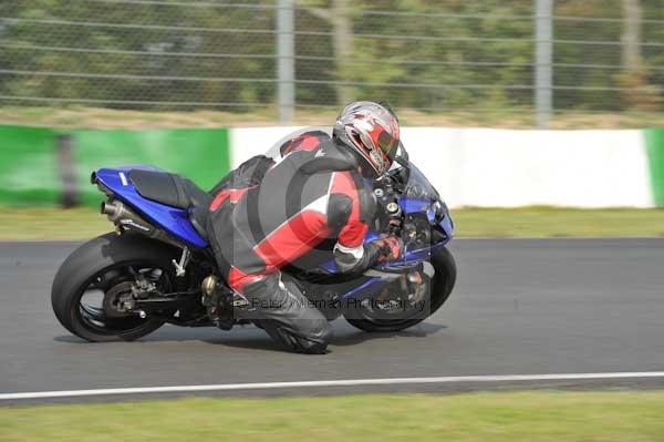 Mallory park Leicestershire;Mallory park photographs;Motorcycle action photographs;Trackday digital images;event digital images;eventdigitalimages;mallory park;no limits trackday;peter wileman photography;trackday;trackday photos