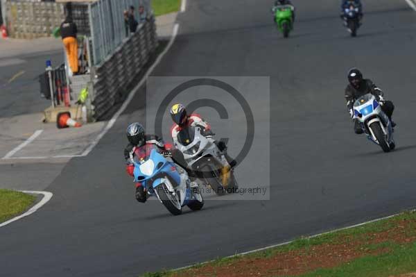 Mallory park Leicestershire;Mallory park photographs;Motorcycle action photographs;Trackday digital images;event digital images;eventdigitalimages;mallory park;no limits trackday;peter wileman photography;trackday;trackday photos