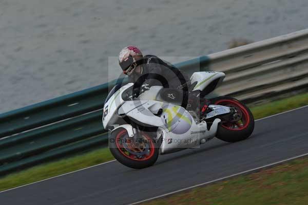 Mallory park Leicestershire;Mallory park photographs;Motorcycle action photographs;Trackday digital images;event digital images;eventdigitalimages;mallory park;no limits trackday;peter wileman photography;trackday;trackday photos