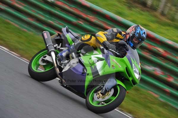 Mallory park Leicestershire;Mallory park photographs;Motorcycle action photographs;Trackday digital images;event digital images;eventdigitalimages;mallory park;no limits trackday;peter wileman photography;trackday;trackday photos