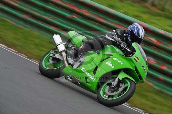 Mallory park Leicestershire;Mallory park photographs;Motorcycle action photographs;Trackday digital images;event digital images;eventdigitalimages;mallory park;no limits trackday;peter wileman photography;trackday;trackday photos