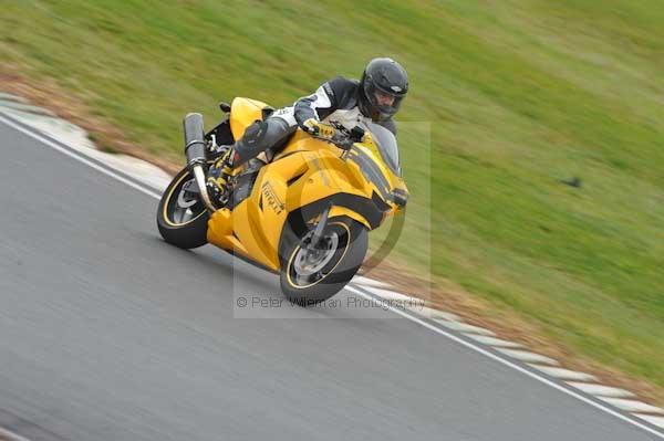 Mallory park Leicestershire;Mallory park photographs;Motorcycle action photographs;Trackday digital images;event digital images;eventdigitalimages;mallory park;no limits trackday;peter wileman photography;trackday;trackday photos