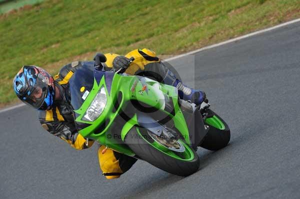 Mallory park Leicestershire;Mallory park photographs;Motorcycle action photographs;Trackday digital images;event digital images;eventdigitalimages;mallory park;no limits trackday;peter wileman photography;trackday;trackday photos