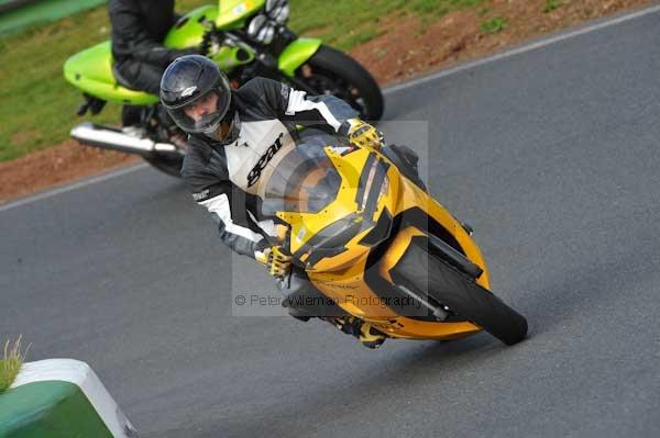 Mallory park Leicestershire;Mallory park photographs;Motorcycle action photographs;Trackday digital images;event digital images;eventdigitalimages;mallory park;no limits trackday;peter wileman photography;trackday;trackday photos