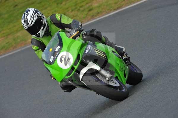 Mallory park Leicestershire;Mallory park photographs;Motorcycle action photographs;Trackday digital images;event digital images;eventdigitalimages;mallory park;no limits trackday;peter wileman photography;trackday;trackday photos
