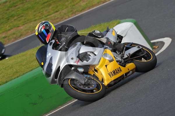 Mallory park Leicestershire;Mallory park photographs;Motorcycle action photographs;Trackday digital images;event digital images;eventdigitalimages;mallory park;no limits trackday;peter wileman photography;trackday;trackday photos