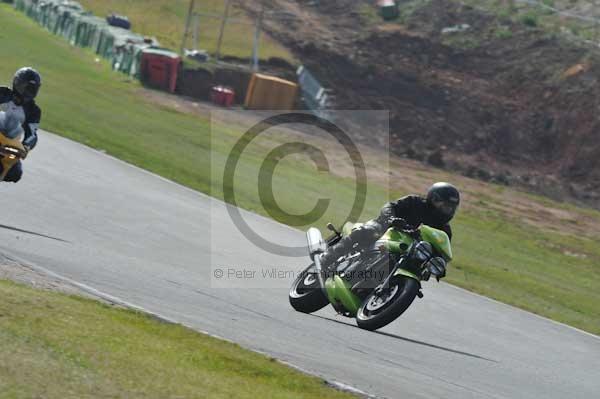 Mallory park Leicestershire;Mallory park photographs;Motorcycle action photographs;Trackday digital images;event digital images;eventdigitalimages;mallory park;no limits trackday;peter wileman photography;trackday;trackday photos