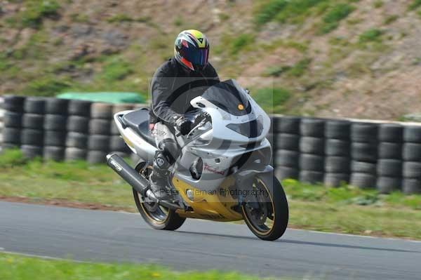 Mallory park Leicestershire;Mallory park photographs;Motorcycle action photographs;Trackday digital images;event digital images;eventdigitalimages;mallory park;no limits trackday;peter wileman photography;trackday;trackday photos