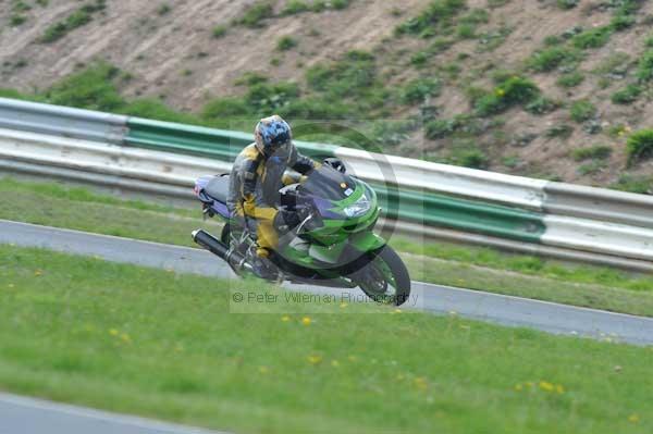 Mallory park Leicestershire;Mallory park photographs;Motorcycle action photographs;Trackday digital images;event digital images;eventdigitalimages;mallory park;no limits trackday;peter wileman photography;trackday;trackday photos