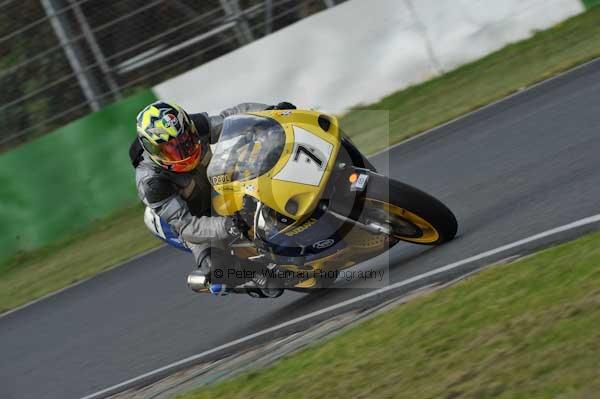 Mallory park Leicestershire;Mallory park photographs;Motorcycle action photographs;Trackday digital images;event digital images;eventdigitalimages;mallory park;no limits trackday;peter wileman photography;trackday;trackday photos