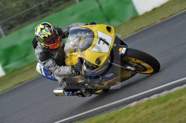 Mallory park Leicestershire;Mallory park photographs;Motorcycle action photographs;Trackday digital images;event digital images;eventdigitalimages;mallory park;no limits trackday;peter wileman photography;trackday;trackday photos