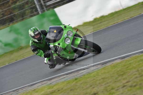 Mallory park Leicestershire;Mallory park photographs;Motorcycle action photographs;Trackday digital images;event digital images;eventdigitalimages;mallory park;no limits trackday;peter wileman photography;trackday;trackday photos