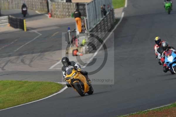 Mallory park Leicestershire;Mallory park photographs;Motorcycle action photographs;Trackday digital images;event digital images;eventdigitalimages;mallory park;no limits trackday;peter wileman photography;trackday;trackday photos