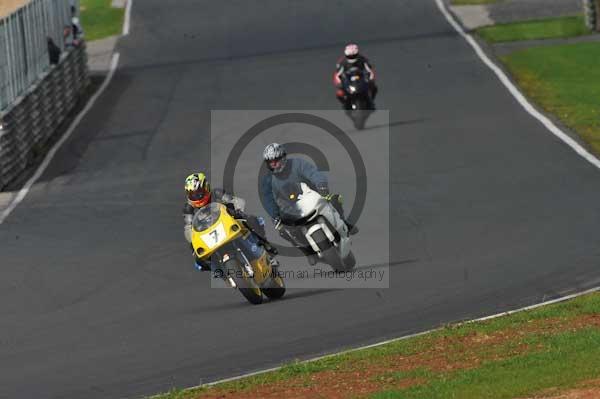 Mallory park Leicestershire;Mallory park photographs;Motorcycle action photographs;Trackday digital images;event digital images;eventdigitalimages;mallory park;no limits trackday;peter wileman photography;trackday;trackday photos