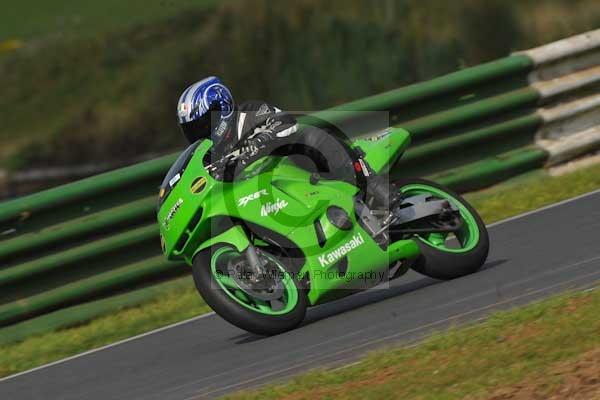 Mallory park Leicestershire;Mallory park photographs;Motorcycle action photographs;Trackday digital images;event digital images;eventdigitalimages;mallory park;no limits trackday;peter wileman photography;trackday;trackday photos