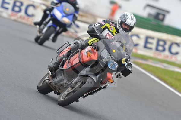 Mallory park Leicestershire;Mallory park photographs;Motorcycle action photographs;Trackday digital images;event digital images;eventdigitalimages;mallory park;no limits trackday;peter wileman photography;trackday;trackday photos