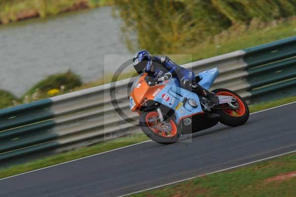 Mallory park Leicestershire;Mallory park photographs;Motorcycle action photographs;Trackday digital images;event digital images;eventdigitalimages;mallory park;no limits trackday;peter wileman photography;trackday;trackday photos