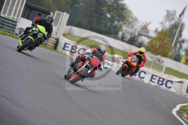 Mallory park Leicestershire;Mallory park photographs;Motorcycle action photographs;Trackday digital images;event digital images;eventdigitalimages;mallory park;no limits trackday;peter wileman photography;trackday;trackday photos