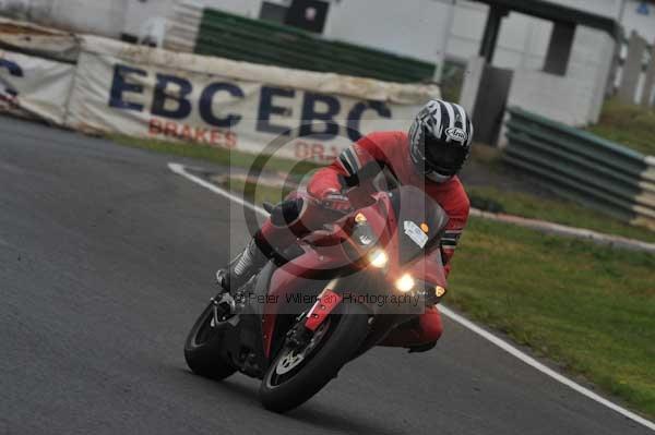Mallory park Leicestershire;Mallory park photographs;Motorcycle action photographs;Trackday digital images;event digital images;eventdigitalimages;mallory park;no limits trackday;peter wileman photography;trackday;trackday photos