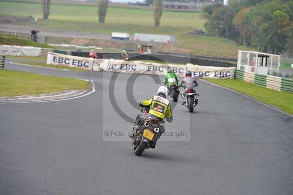Mallory park Leicestershire;Mallory park photographs;Motorcycle action photographs;Trackday digital images;event digital images;eventdigitalimages;mallory park;no limits trackday;peter wileman photography;trackday;trackday photos