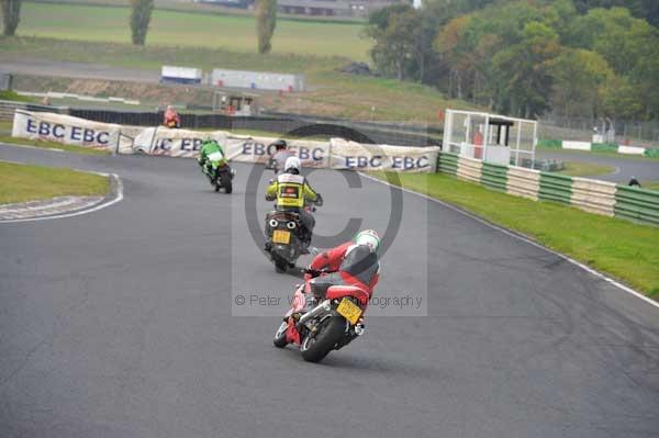 Mallory park Leicestershire;Mallory park photographs;Motorcycle action photographs;Trackday digital images;event digital images;eventdigitalimages;mallory park;no limits trackday;peter wileman photography;trackday;trackday photos