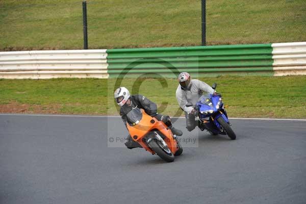 Mallory park Leicestershire;Mallory park photographs;Motorcycle action photographs;Trackday digital images;event digital images;eventdigitalimages;mallory park;no limits trackday;peter wileman photography;trackday;trackday photos