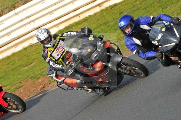 Mallory park Leicestershire;Mallory park photographs;Motorcycle action photographs;Trackday digital images;event digital images;eventdigitalimages;mallory park;no limits trackday;peter wileman photography;trackday;trackday photos
