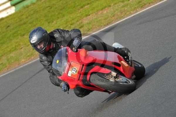 Mallory park Leicestershire;Mallory park photographs;Motorcycle action photographs;Trackday digital images;event digital images;eventdigitalimages;mallory park;no limits trackday;peter wileman photography;trackday;trackday photos