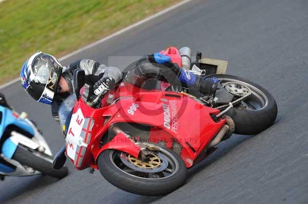 Mallory park Leicestershire;Mallory park photographs;Motorcycle action photographs;Trackday digital images;event digital images;eventdigitalimages;mallory park;no limits trackday;peter wileman photography;trackday;trackday photos