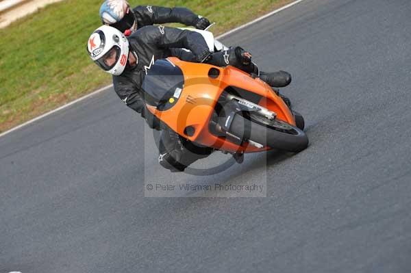 Mallory park Leicestershire;Mallory park photographs;Motorcycle action photographs;Trackday digital images;event digital images;eventdigitalimages;mallory park;no limits trackday;peter wileman photography;trackday;trackday photos