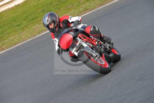 Mallory park Leicestershire;Mallory park photographs;Motorcycle action photographs;Trackday digital images;event digital images;eventdigitalimages;mallory park;no limits trackday;peter wileman photography;trackday;trackday photos