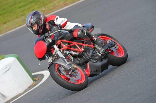 Mallory park Leicestershire;Mallory park photographs;Motorcycle action photographs;Trackday digital images;event digital images;eventdigitalimages;mallory park;no limits trackday;peter wileman photography;trackday;trackday photos