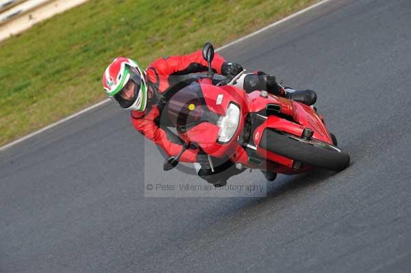 Mallory park Leicestershire;Mallory park photographs;Motorcycle action photographs;Trackday digital images;event digital images;eventdigitalimages;mallory park;no limits trackday;peter wileman photography;trackday;trackday photos