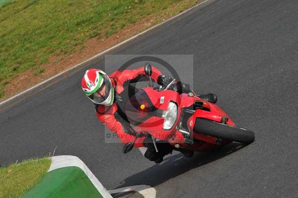 Mallory park Leicestershire;Mallory park photographs;Motorcycle action photographs;Trackday digital images;event digital images;eventdigitalimages;mallory park;no limits trackday;peter wileman photography;trackday;trackday photos