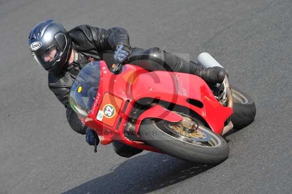 Mallory park Leicestershire;Mallory park photographs;Motorcycle action photographs;Trackday digital images;event digital images;eventdigitalimages;mallory park;no limits trackday;peter wileman photography;trackday;trackday photos