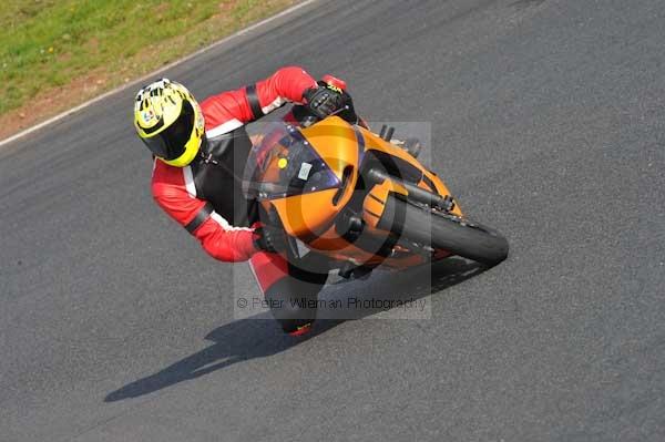 Mallory park Leicestershire;Mallory park photographs;Motorcycle action photographs;Trackday digital images;event digital images;eventdigitalimages;mallory park;no limits trackday;peter wileman photography;trackday;trackday photos