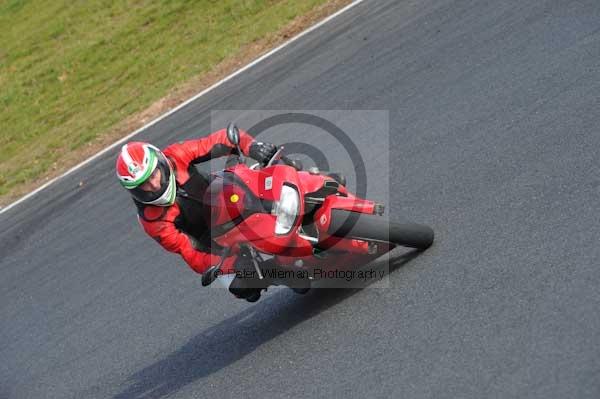 Mallory park Leicestershire;Mallory park photographs;Motorcycle action photographs;Trackday digital images;event digital images;eventdigitalimages;mallory park;no limits trackday;peter wileman photography;trackday;trackday photos