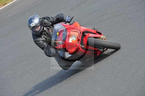 Mallory park Leicestershire;Mallory park photographs;Motorcycle action photographs;Trackday digital images;event digital images;eventdigitalimages;mallory park;no limits trackday;peter wileman photography;trackday;trackday photos