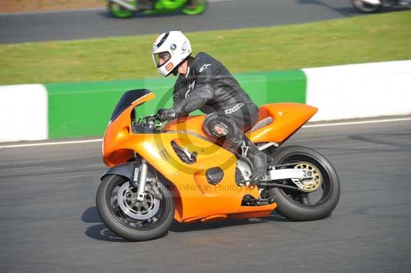 Mallory park Leicestershire;Mallory park photographs;Motorcycle action photographs;Trackday digital images;event digital images;eventdigitalimages;mallory park;no limits trackday;peter wileman photography;trackday;trackday photos