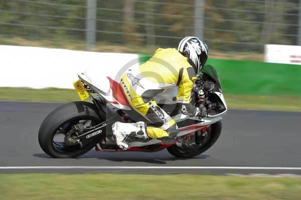 Mallory park Leicestershire;Mallory park photographs;Motorcycle action photographs;Trackday digital images;event digital images;eventdigitalimages;mallory park;no limits trackday;peter wileman photography;trackday;trackday photos