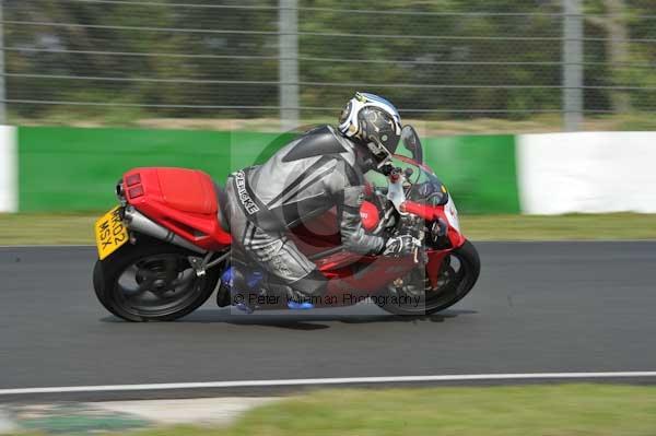 Mallory park Leicestershire;Mallory park photographs;Motorcycle action photographs;Trackday digital images;event digital images;eventdigitalimages;mallory park;no limits trackday;peter wileman photography;trackday;trackday photos