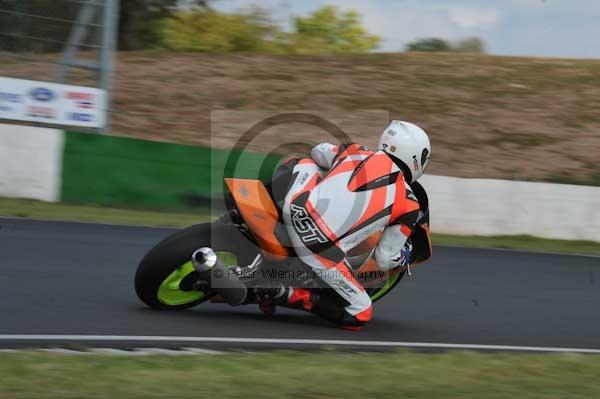 Mallory park Leicestershire;Mallory park photographs;Motorcycle action photographs;Trackday digital images;event digital images;eventdigitalimages;mallory park;no limits trackday;peter wileman photography;trackday;trackday photos