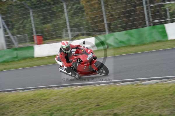 Mallory park Leicestershire;Mallory park photographs;Motorcycle action photographs;Trackday digital images;event digital images;eventdigitalimages;mallory park;no limits trackday;peter wileman photography;trackday;trackday photos