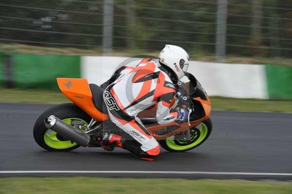Mallory park Leicestershire;Mallory park photographs;Motorcycle action photographs;Trackday digital images;event digital images;eventdigitalimages;mallory park;no limits trackday;peter wileman photography;trackday;trackday photos